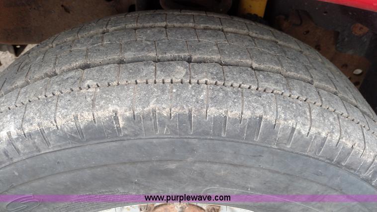 image for item L7444 1999 Ford F250 Super Duty pickup truck