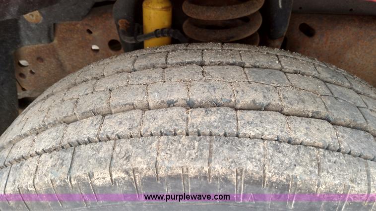 image for item L7444 1999 Ford F250 Super Duty pickup truck