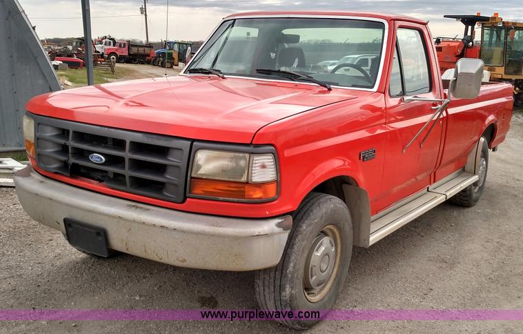 image for item L7445 1995 Ford F250 HD XL pickup truck