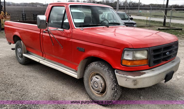 image for item L7445 1995 Ford F250 HD XL pickup truck