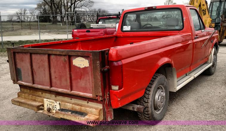 image for item L7445 1995 Ford F250 HD XL pickup truck