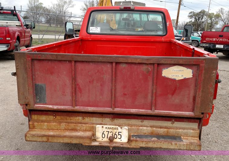 image for item L7445 1995 Ford F250 HD XL pickup truck