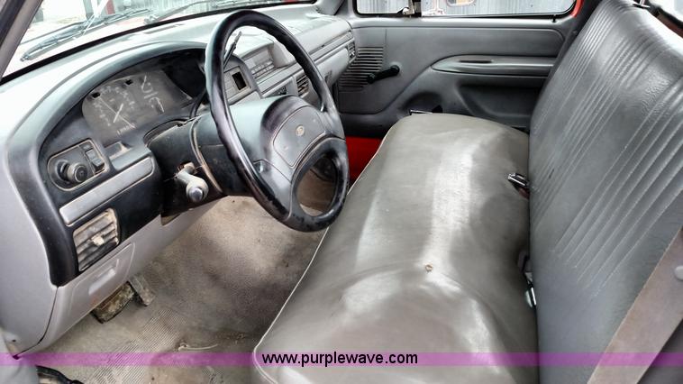 image for item L7445 1995 Ford F250 HD XL pickup truck