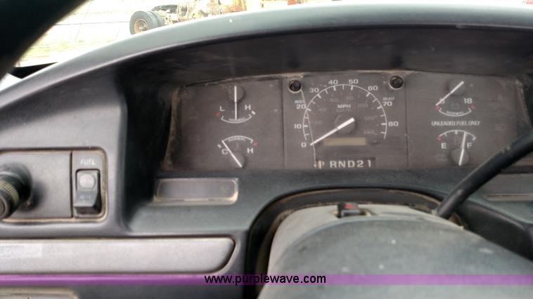 image for item L7445 1995 Ford F250 HD XL pickup truck