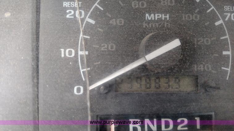 image for item L7445 1995 Ford F250 HD XL pickup truck