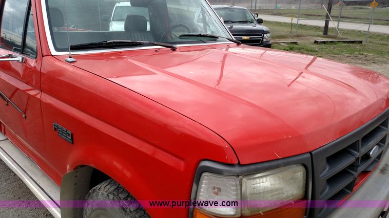 image for item L7445 1995 Ford F250 HD XL pickup truck