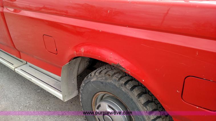 image for item L7445 1995 Ford F250 HD XL pickup truck
