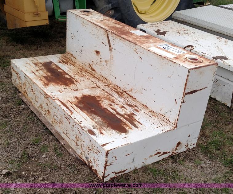 image for item L7448 L-shaped fuel tank