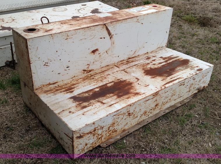 image for item L7448 L-shaped fuel tank