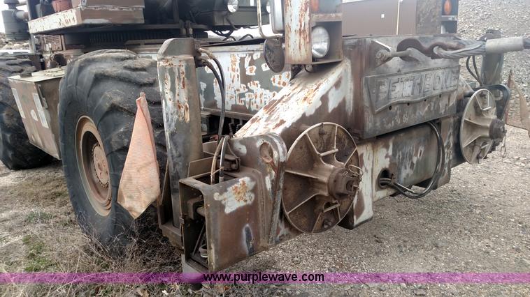 image for item L7450 1983 Pettibone 80 rough terrain crane