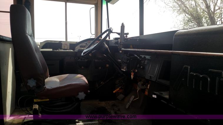 image for item L7456 1999 International 3800 school bus