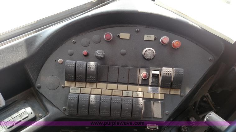 image for item L7456 1999 International 3800 school bus