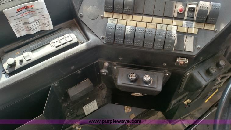 image for item L7456 1999 International 3800 school bus