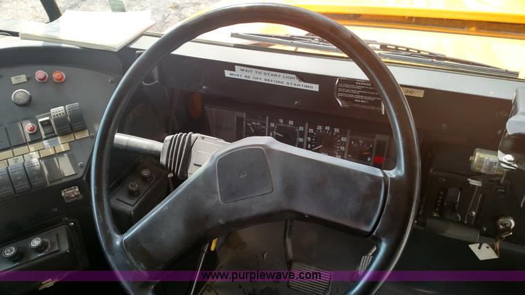 image for item L7456 1999 International 3800 school bus