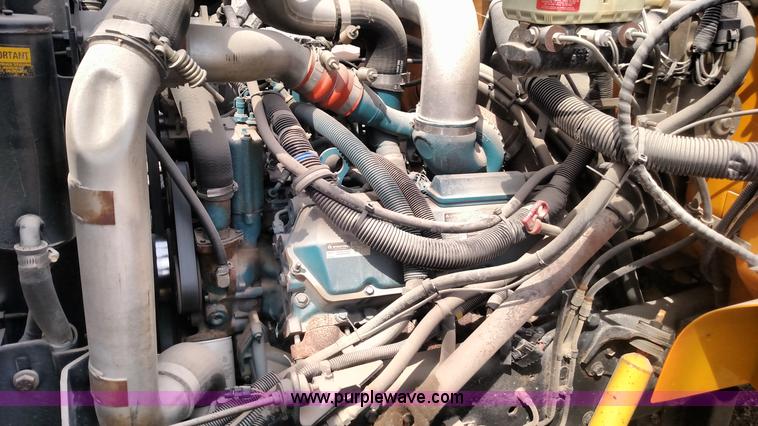 image for item L7456 1999 International 3800 school bus