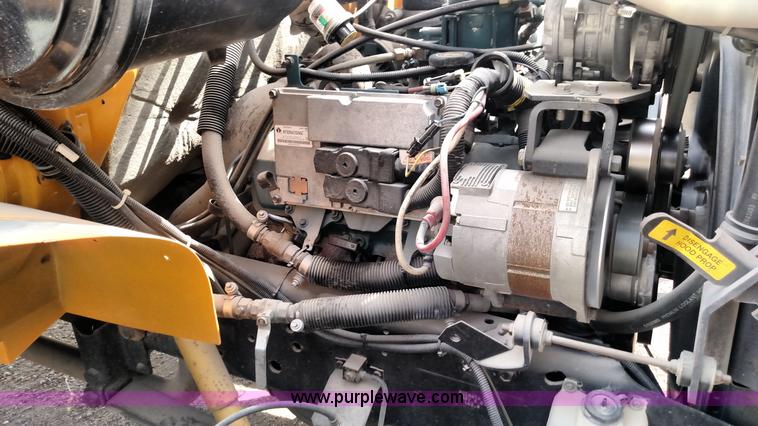 image for item L7456 1999 International 3800 school bus