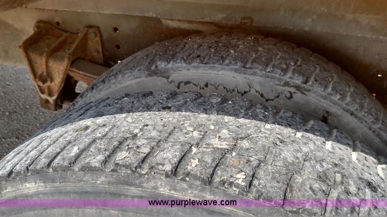 image for item L7456 1999 International 3800 school bus