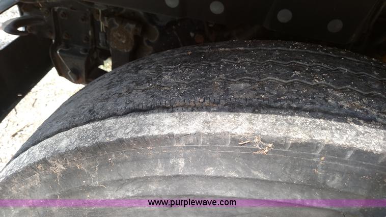 image for item L7456 1999 International 3800 school bus