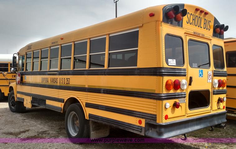 image for item L7457 1998 Ford B800 school bus