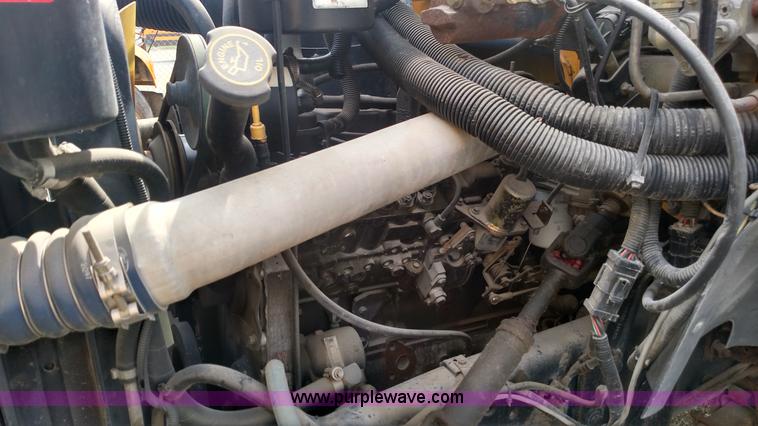 image for item L7457 1998 Ford B800 school bus