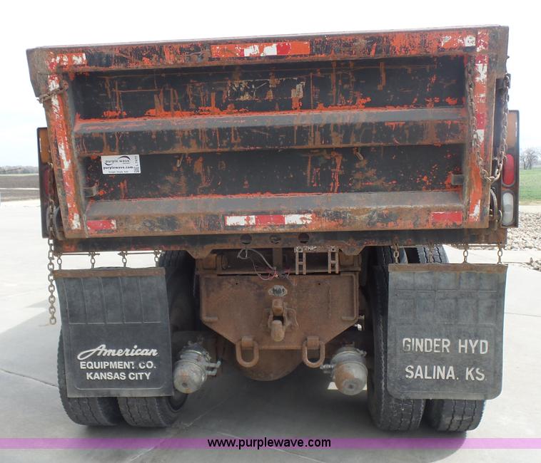 image for item L7477 1989 Ford L8000 dump truck