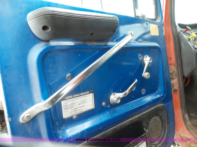 image for item L7477 1989 Ford L8000 dump truck