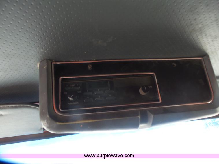 image for item L7477 1989 Ford L8000 dump truck