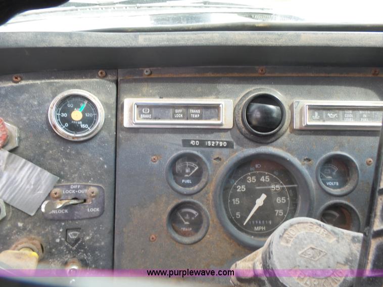 image for item L7477 1989 Ford L8000 dump truck