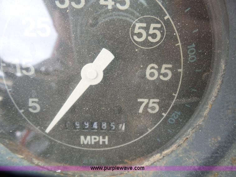 image for item L7477 1989 Ford L8000 dump truck