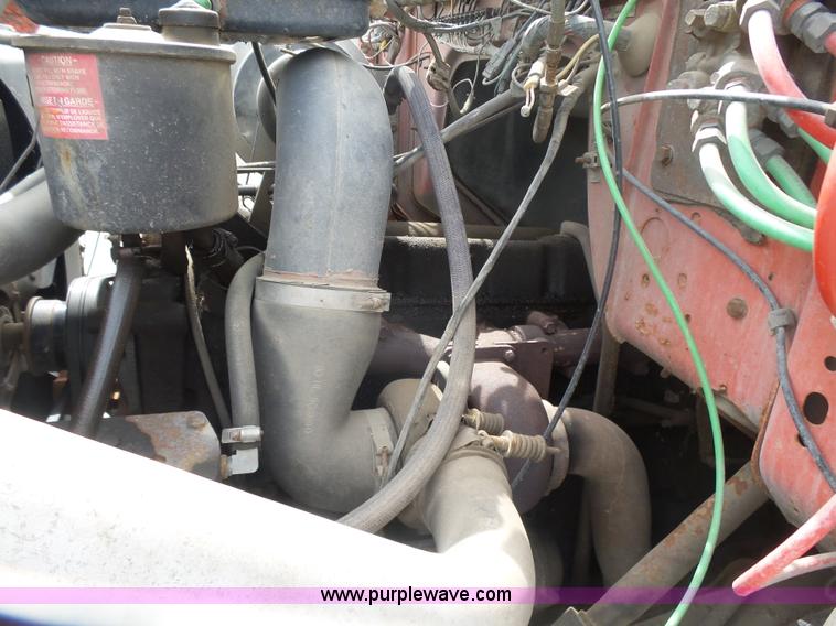 image for item L7477 1989 Ford L8000 dump truck