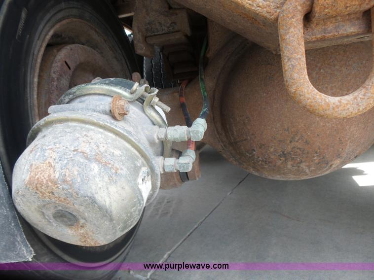 image for item L7477 1989 Ford L8000 dump truck