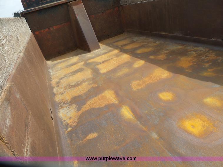 image for item L7477 1989 Ford L8000 dump truck