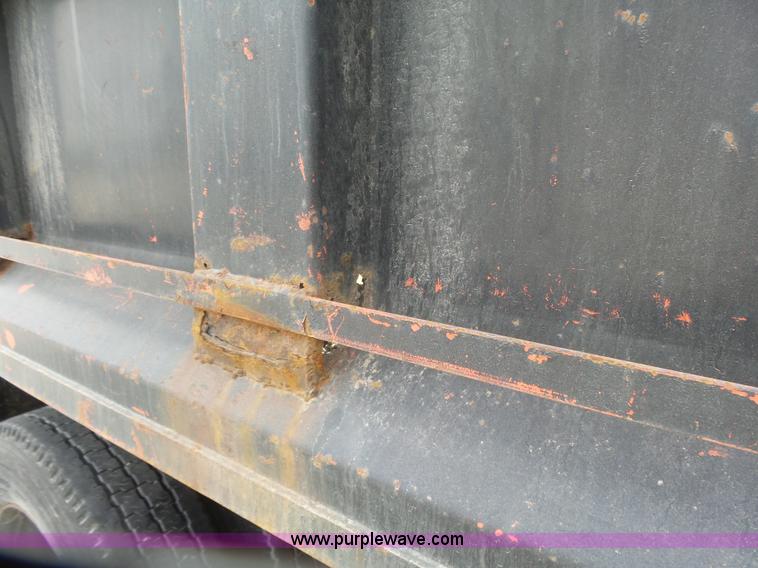 image for item L7477 1989 Ford L8000 dump truck