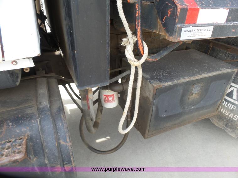 image for item L7477 1989 Ford L8000 dump truck