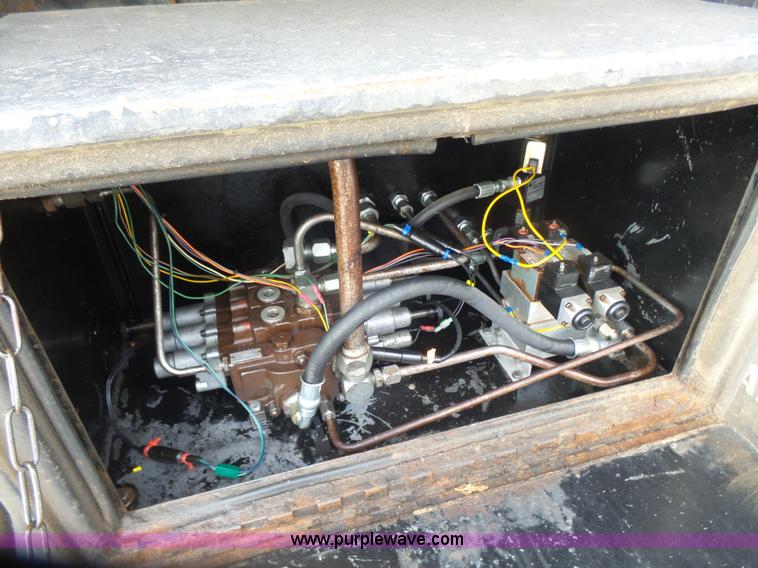 image for item L7477 1989 Ford L8000 dump truck