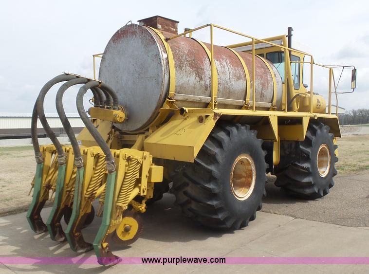 image for item L7478 1980 Big A self-propelled applicator