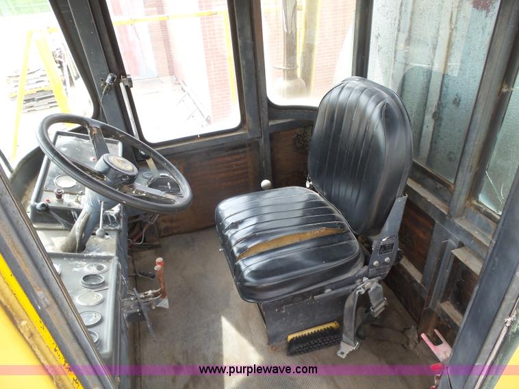 image for item L7478 1980 Big A self-propelled applicator