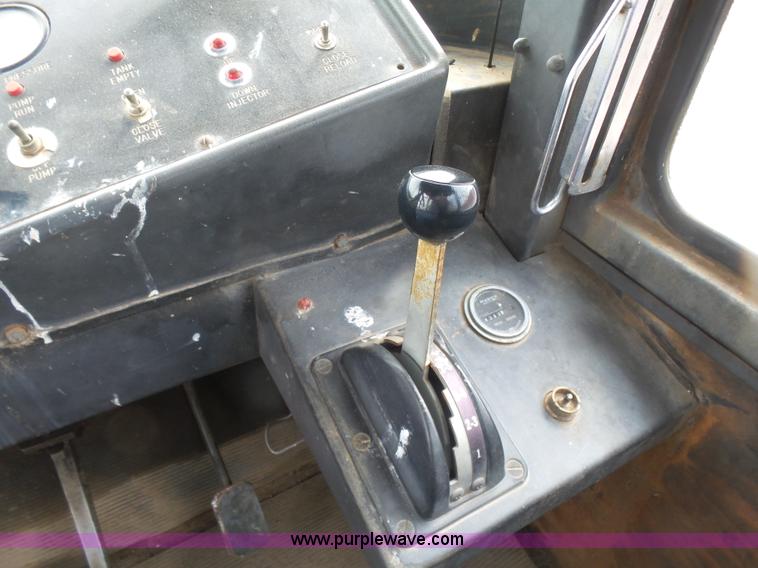 image for item L7478 1980 Big A self-propelled applicator