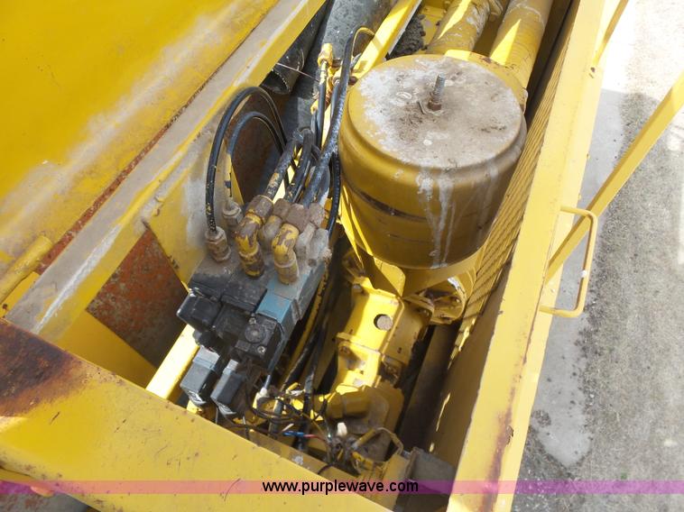 image for item L7478 1980 Big A self-propelled applicator