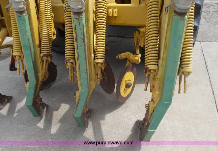 image for item L7478 1980 Big A self-propelled applicator