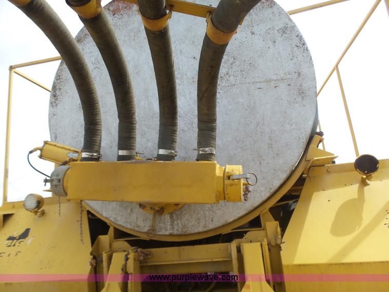 image for item L7478 1980 Big A self-propelled applicator