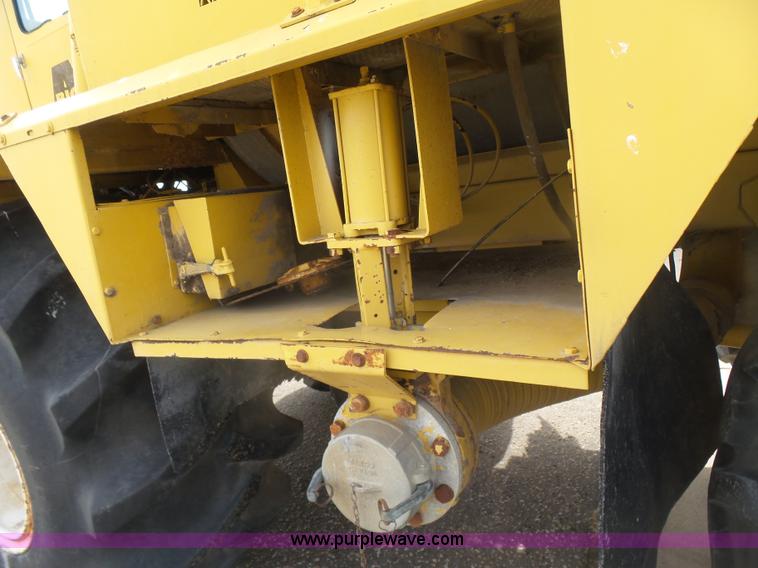 image for item L7478 1980 Big A self-propelled applicator