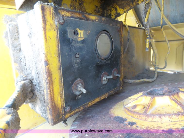 image for item L7478 1980 Big A self-propelled applicator