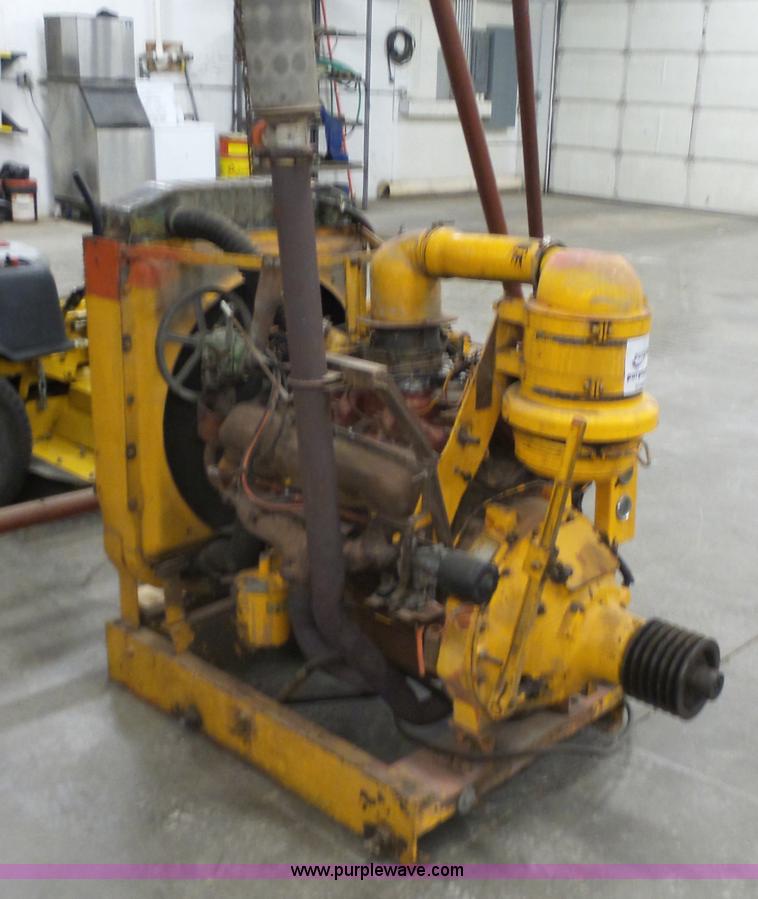 image for item L7479 International V8 gas engine