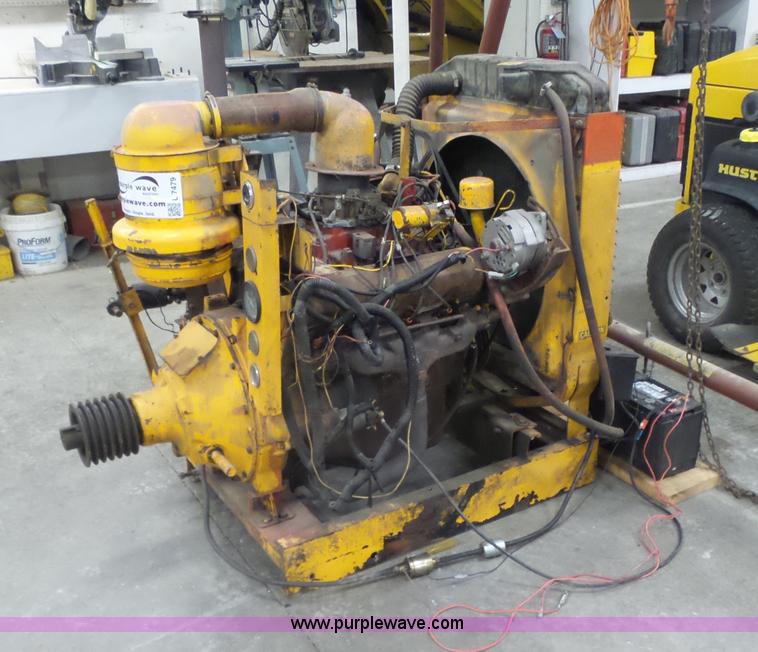 image for item L7479 International V8 gas engine