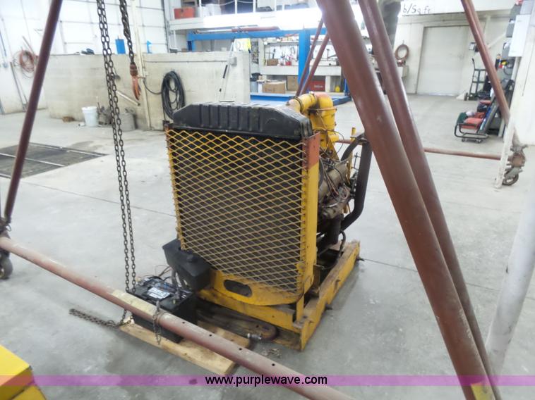 image for item L7479 International V8 gas engine