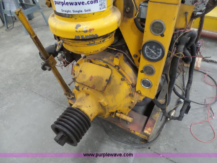 image for item L7479 International V8 gas engine