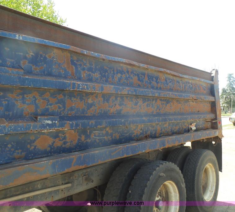 image for item L7480 1977 International Transtar 4300 dump truck<br />A bidding error occurred in the last moments of bidding on this asset in our April 28 Construction Equipment Auction.