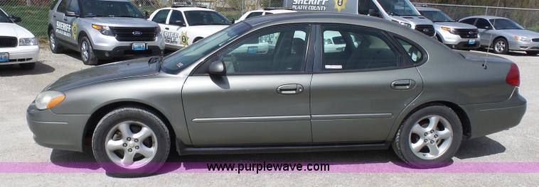 image for item N9452 2002 Ford Taurus SES