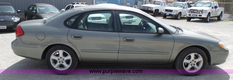 image for item N9452 2002 Ford Taurus SES